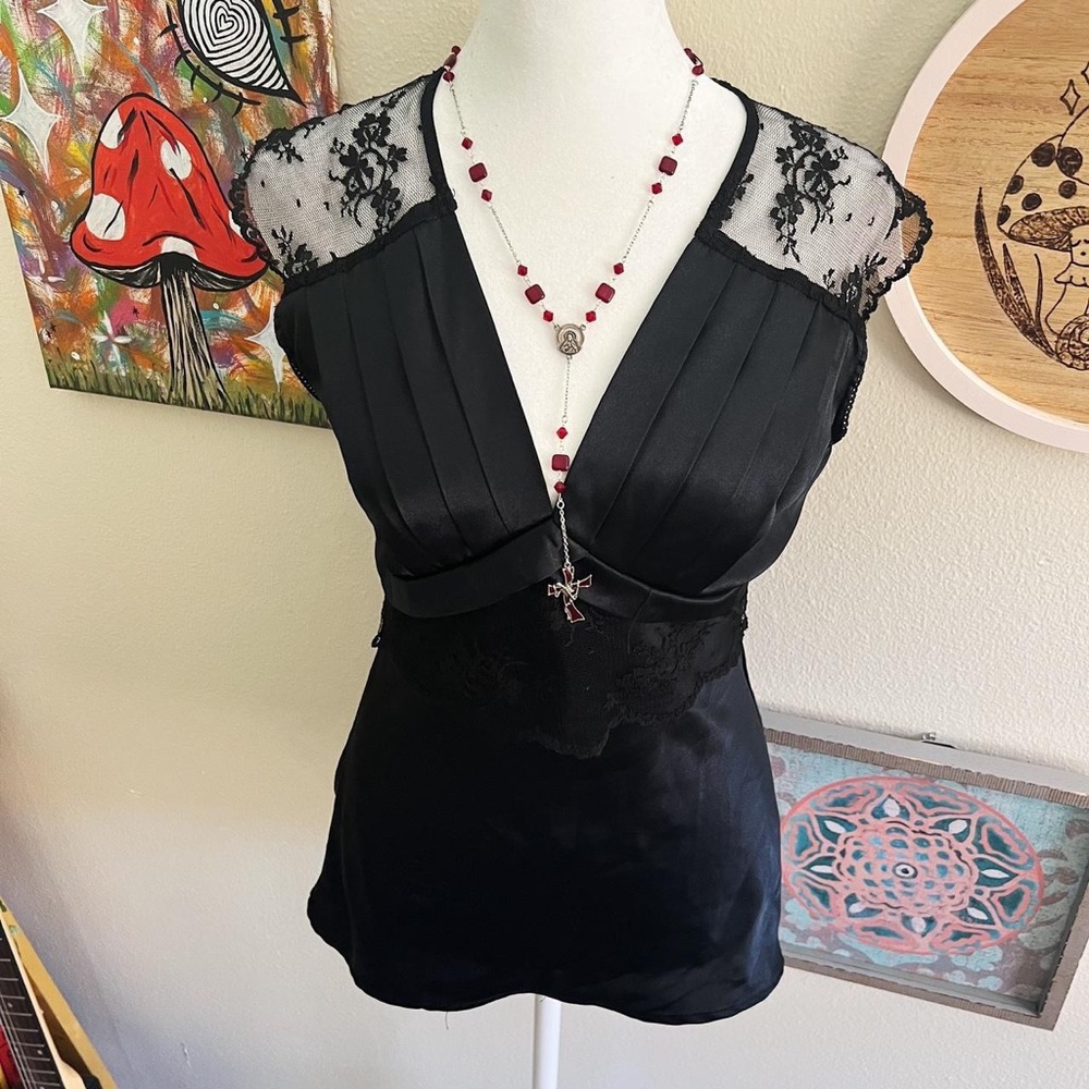 black lace blouse 🕷️